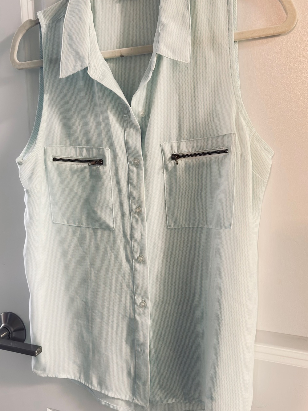 Sleeveless Mint & White Striped Button-Front Blouse with Zip Pockets
